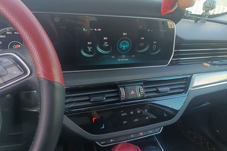 Used Hongqi HS5 2022 Revised Version 2.0T Smart Connect Flagship Edition Audio And AC Panel