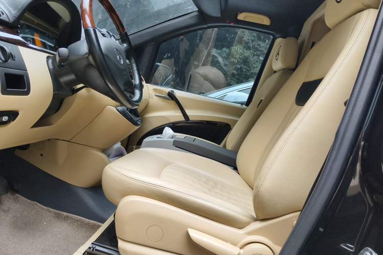 Used Mercedes-Benz Vito 2013 3.0L Elite Edition
