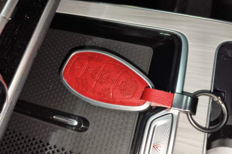 Used Hongqi HS5 2025 2.0T All-Wheel-Drive Flagship Pro Edition
