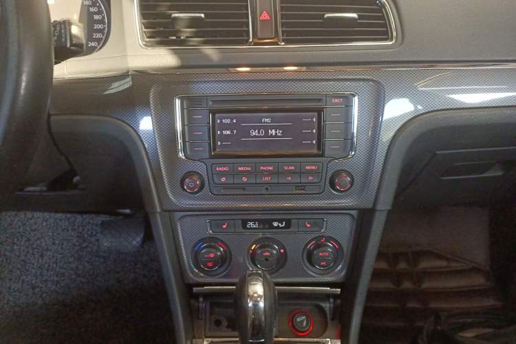 Used Volkswagen Cross Lavida 2014 1.4TSI DSG