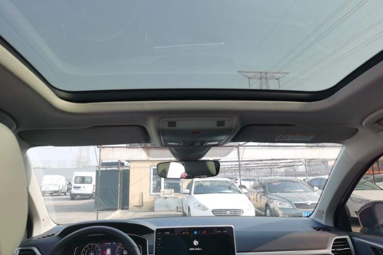 Used Volkswagen Tharu 2024 300TSI Two-Wheel-Drive Moon Luxury Edition Headliner