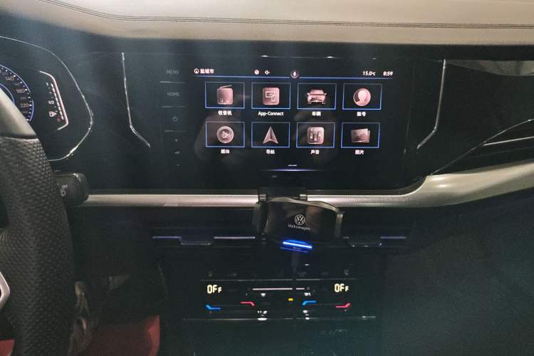 Used Volkswagen Passat 2022 330TSI Starry Luxury Edition Audio And AC Panel