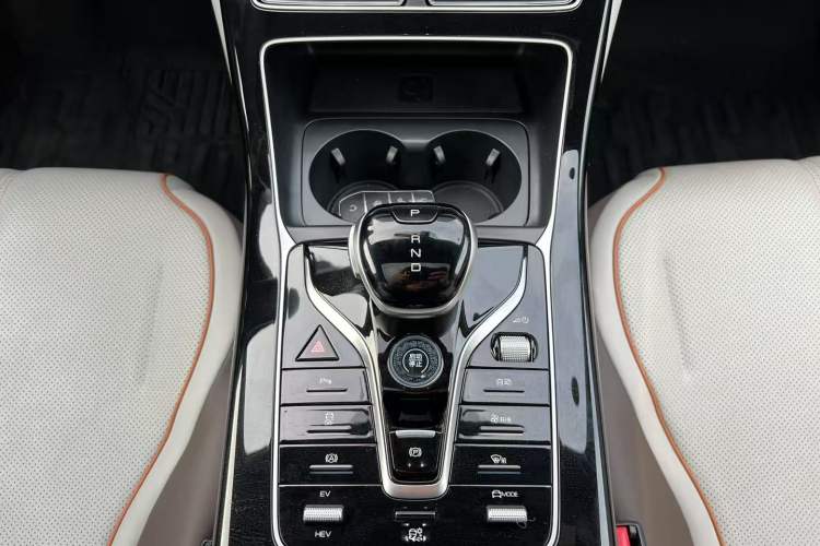 Used BYD Qin PLUS 2024 HONOR Edition DM-i 120KM Beyond Model