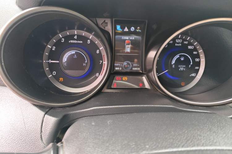Used CHANGAN CS75 2017 Shangku Edition 1.5T Manual ZhiXiang Model

