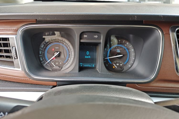 Used Buick GL8 2015 2.4L Luxury Business Premium Edition