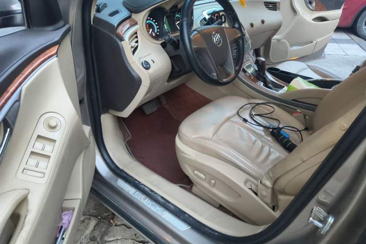 Used Buick LaCrosse 2011 2.4L SIDI Elegant Edition Driver Seat