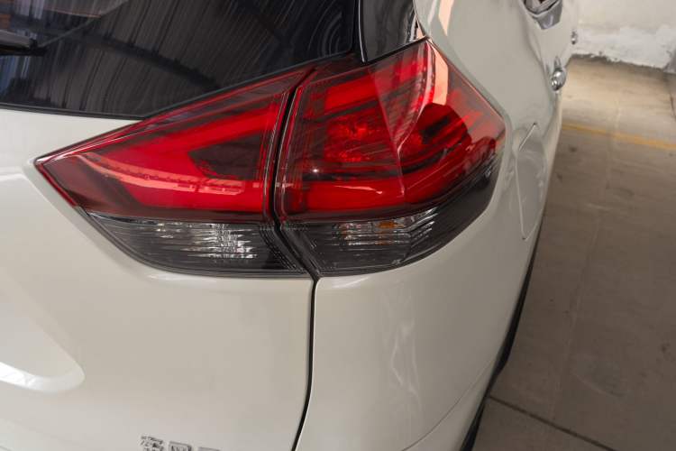 Used Nissan X-Trail 2017 2.0L CVT Comfort Edition 2WD Right Rear Taillight