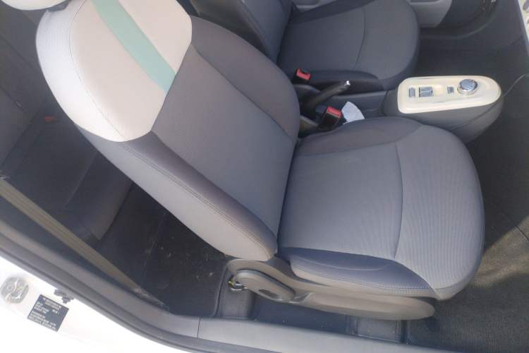 Used CHANGAN NEVO Lumin 2023 301km Honey Dew Edition Right Front Seat