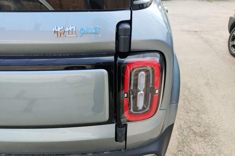 Used Baojun Spark EUV 2026 301km Flagship Edition Right Rear Taillight
