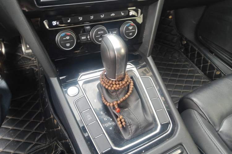 Used Volkswagen Magotan 2019 330TSI DSG Luxury Version China VI Standard Gear Lever