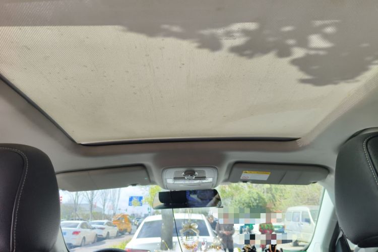 Used Roewe RX5 2016 20T Two-Wheel Drive Manual Transmission Internet Smart Edition
