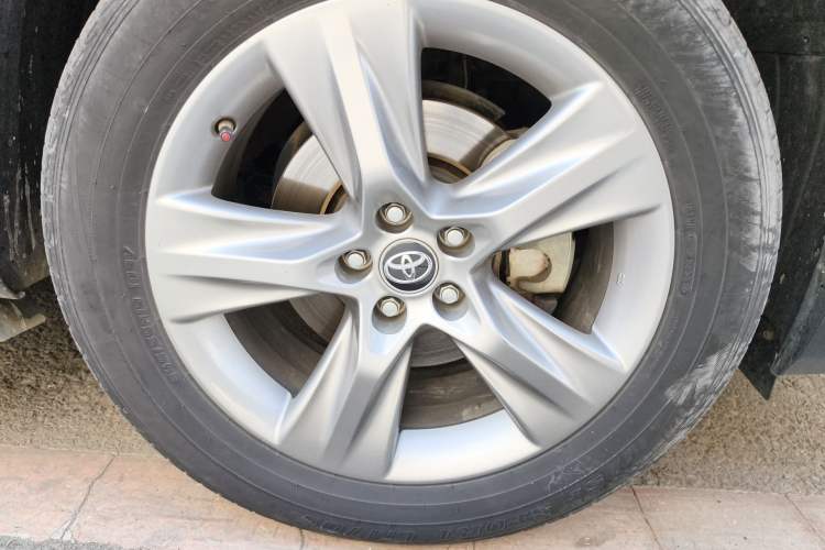 Used Toyota Highlander 2018 2.0T Four-Wheel Drive Luxury Edition 7 Seats China V Emission Standard
