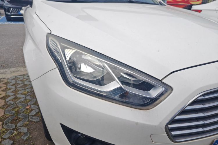 Used Ford Escort 2015 1.5L Automatic Comfort Edition Right Front Headlight