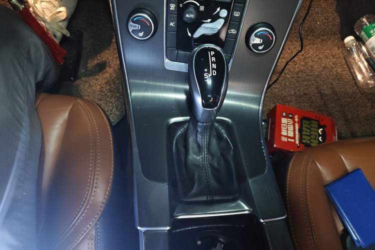 Used Volvo V60 2014 T5 Zhiya Edition