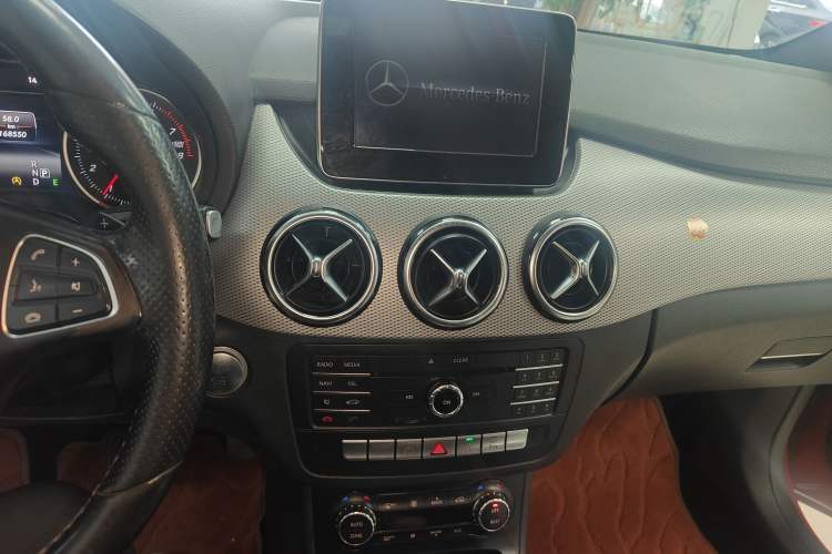 Used Mercedes-Benz B-Class 2015 B 200 Fashion Model Audio And AC Panel