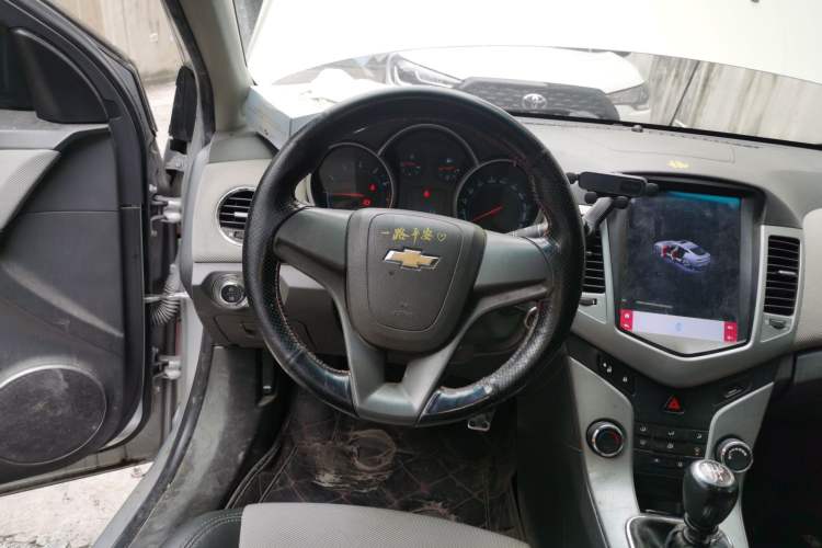 Used Chevrolet Cruze 2013 1.6L SL MT Steering Wheel