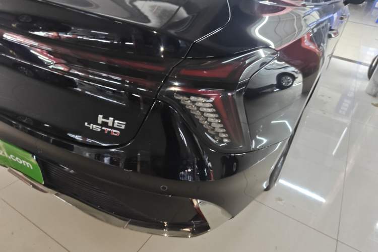 Used Hongqi H6 2023 2.0T Zhiyi Version
