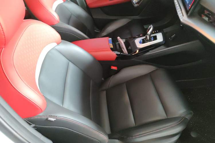 Used MG 5 2021 Revised 300TGI DCT Qingshè Luxurious Enjoyment Edition
