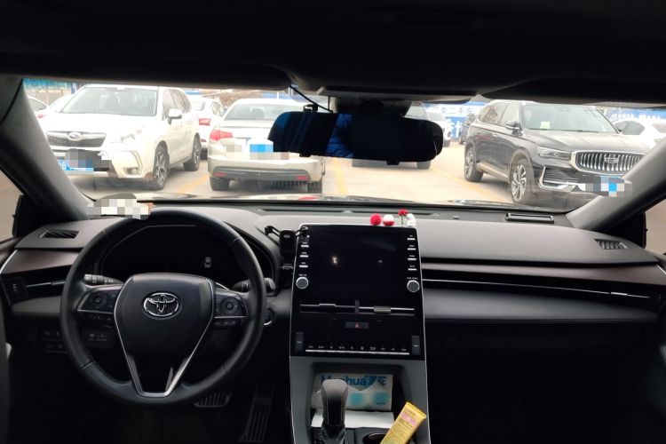 Used Toyota Avalon 2019 2.0L XLE Premium Edition China VI Headliner
