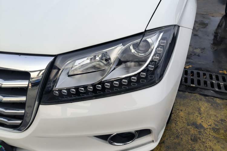 Used Haval H2 2017 Red-Label 1.5T Automatic Two-Wheel Drive Elite Model
