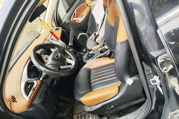 Used Soueast DX7 2015 1.5T Manual Luxury Model Left Front Seat