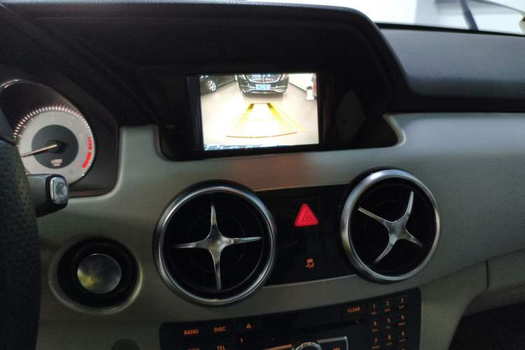 Used Mercedes-Benz GLK-Class 2013 Facelift GLK 300 4MATIC Fashion Edition
