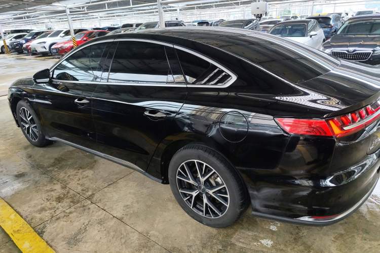 Used BYD e9 2021 Business Edition
