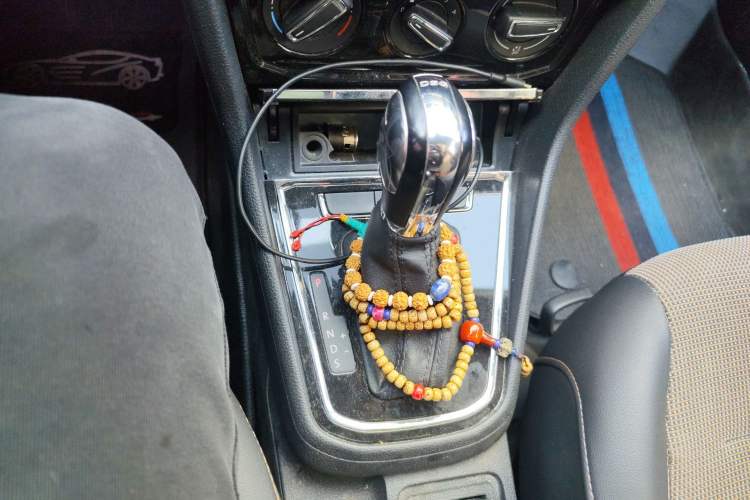 Used Volkswagen C-TREK 2018 230TSI DSG Comfort Model Gear Lever