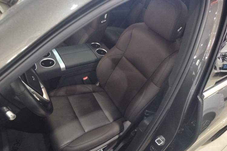 Used Li Auto L8 2023 Pro Model
