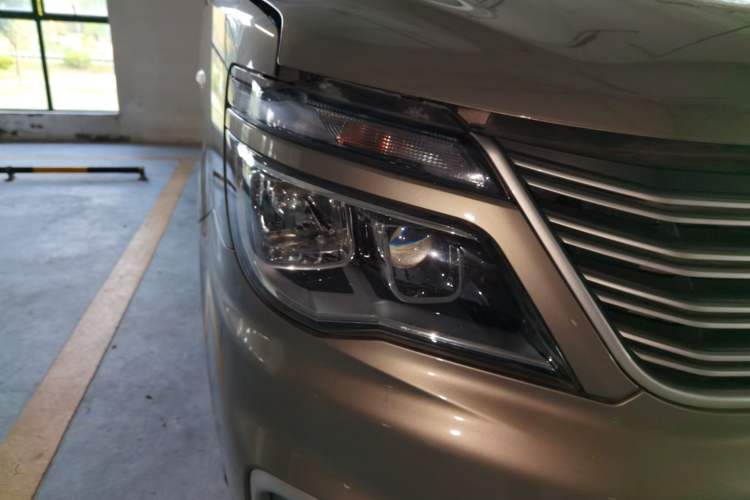 Used FORTHING Lingzhi 2022 M5L 1.6L Utility Model 7 Seats