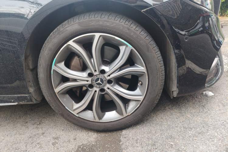 Used Mercedes-Benz E-Class 2020 Restyled E 300 L Sporty and Stylish Edition Right Front Wheel Hub
