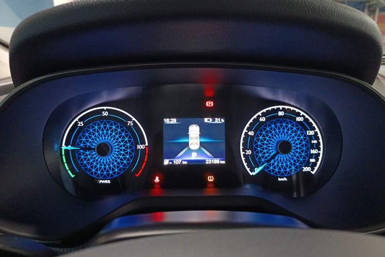 Used Hongqi E-QM5 2022 431 km Charge & Enjoy Edition
