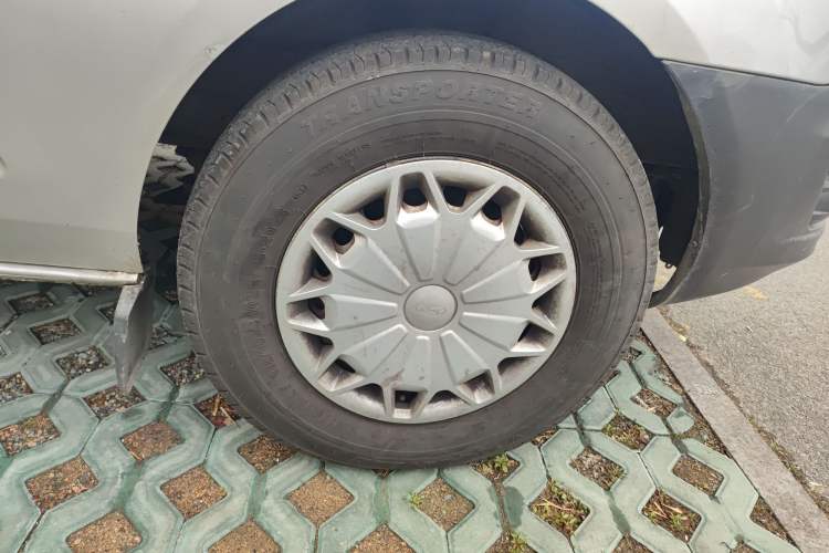 Used Ford Transit 2017 2.0T Diesel Multi-Purpose Commercial Vehicle Short Wheelbase Low Roof China V Standard
