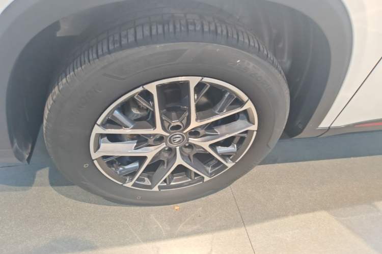 Used CHANGAN CS75 PLUS 2022 2nd Generation 1.5T Automatic Prestige Version Left Front Wheel Hub