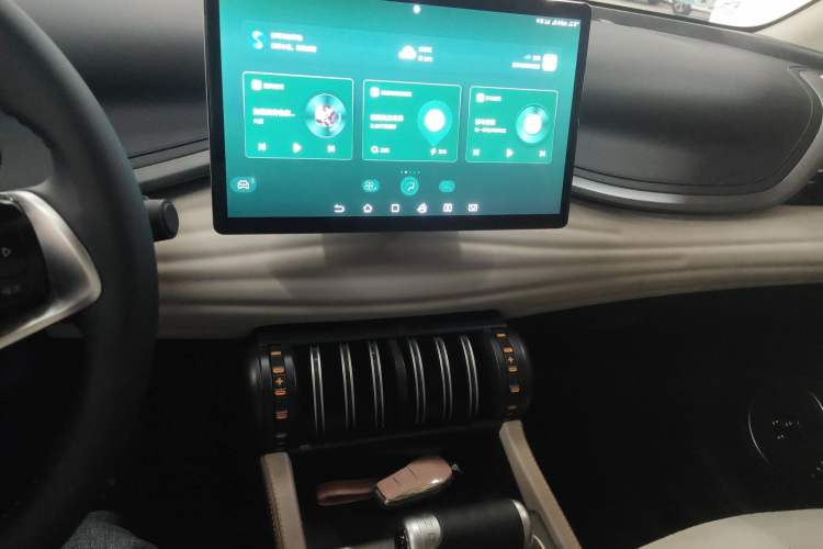 Used BYD Yuan PLUS 2024 Honor Edition 430KM Leading Model Audio And AC Panel