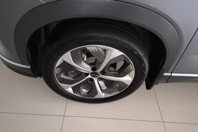 Used BYD Frigate 07 2023 DM-i 100KM Flagship Model Left Front Wheel Hub