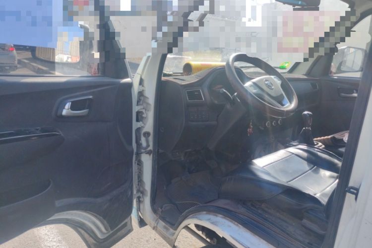 Used Foton Xiangling M 2018 1.5L M2 Non-Load-Bearing Single-Row with Dual Rear Tires (Cargo Version) DAM15L
