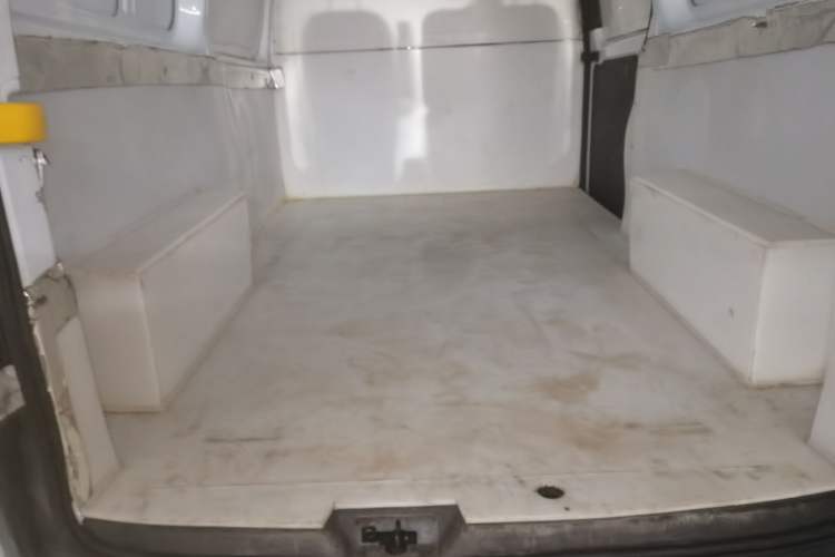 Used Ford Transit 2019 2.0T Diesel Van Mid-Chassis Mid-Roof 3-Seater China VI Standard
