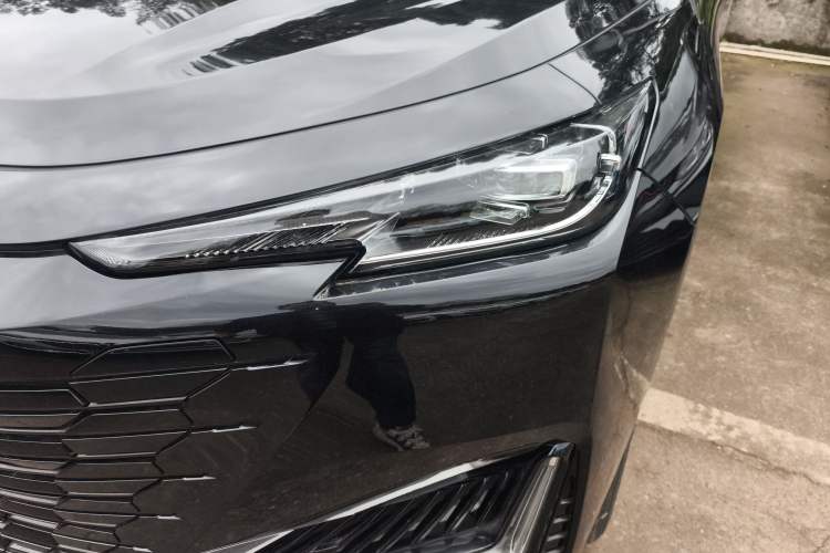 Used CHANGAN UNI-K 2024 2.0T Two-Wheel Drive YueShang Trim
