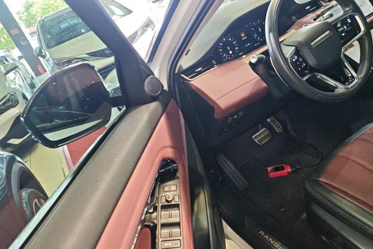 Used Land Rover Range Rover Evoque 2022 Facelifted Aurora L 249 PS R-Dynamic Luxury Edition