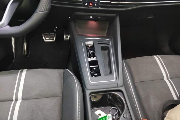 Used Volkswagen Golf 2023 Facelift 280TSI DSG R-Line Lite
