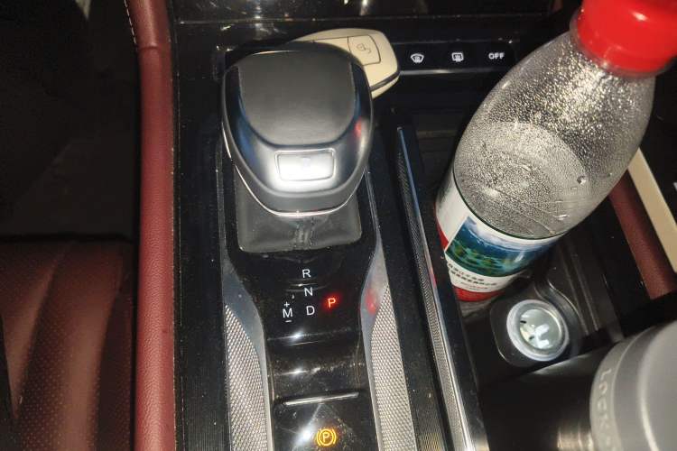 Used Hongqi H5 2024 1.5T DCT Smart Connect Flagship Edition Gear Lever