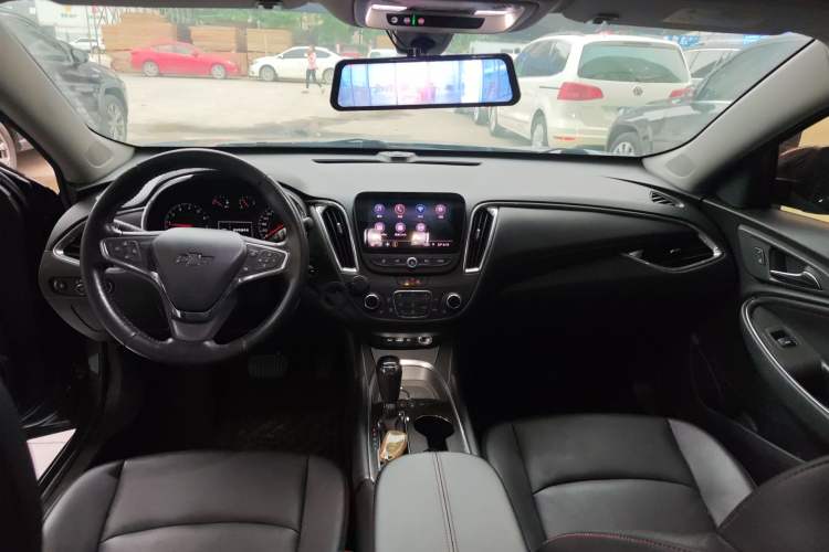 Used Chevrolet Malibu XL 2019 Redline 550T Automatic Sport Edition Center Console