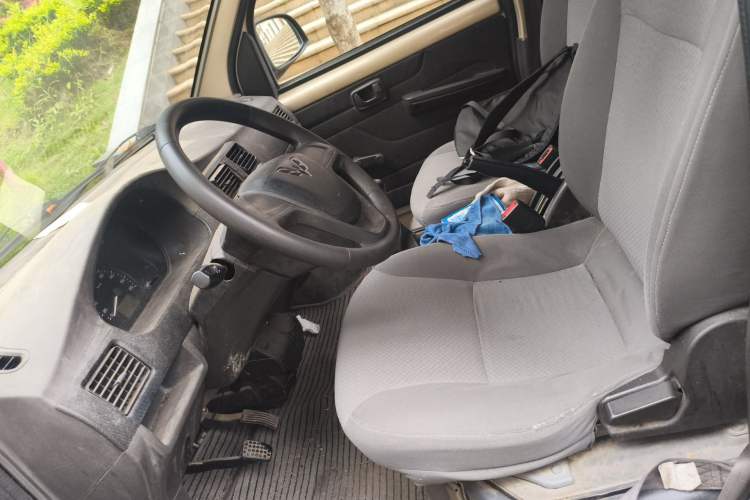 Used Wuling Rongguang 2017 1.5L Extended Basic Version Left Front Seat