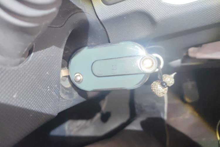 Used Wuling Hongguang MINIEV 2022 Macaron Fashion Model Lithium Iron Phosphate Vehicle Key