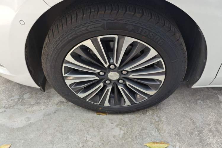 Used Buick GL8 2020 ES Land Cruiser 653T Luxury Model Exterior 4