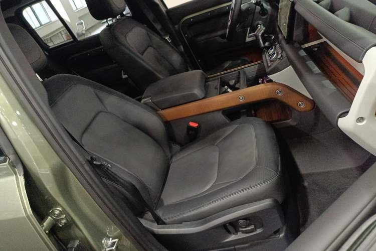 Used Land Rover Defender 2023 110 3.0T P400 X-DYNAMIC HSE
