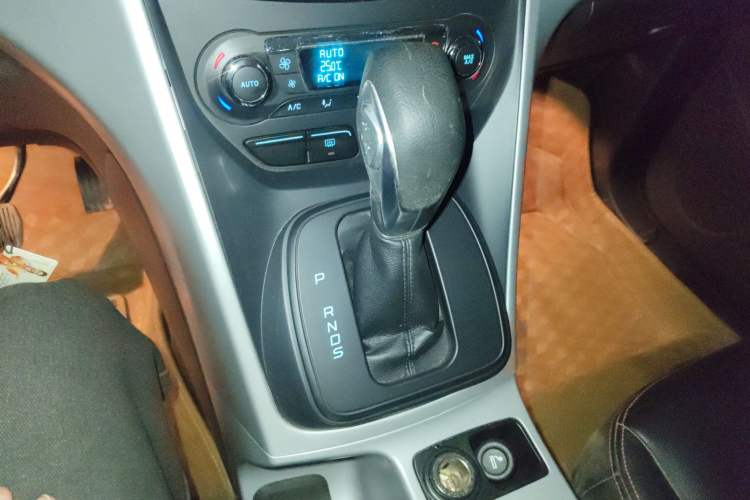 Used Ford Kuga 2015 1.5L GTDi Two-Wheel-Drive Comfort Model