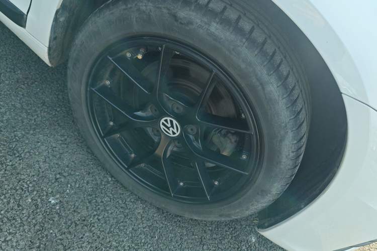 Used Volkswagen Scirocco 2015 1.4TSI Comfort Edition Right Front Wheel Hub