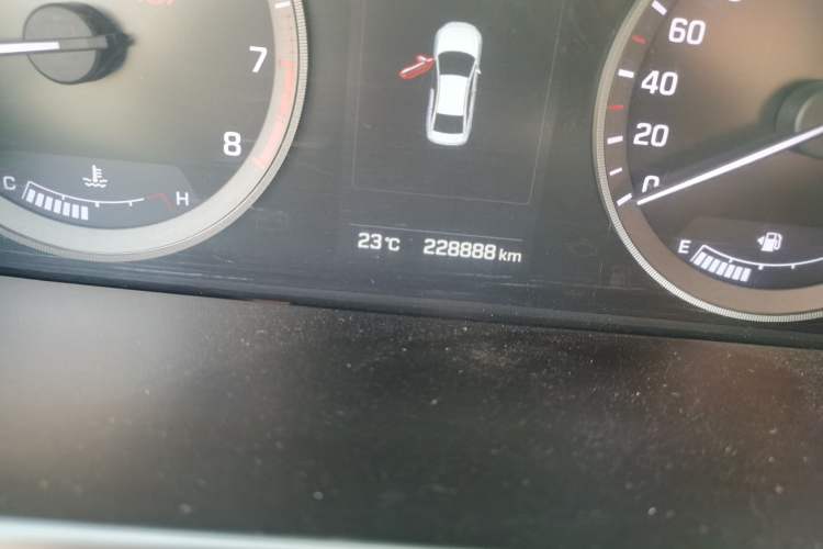 Used Hyundai Sonata 2015 1.6T GLX Advanced Model Odometer Close Up